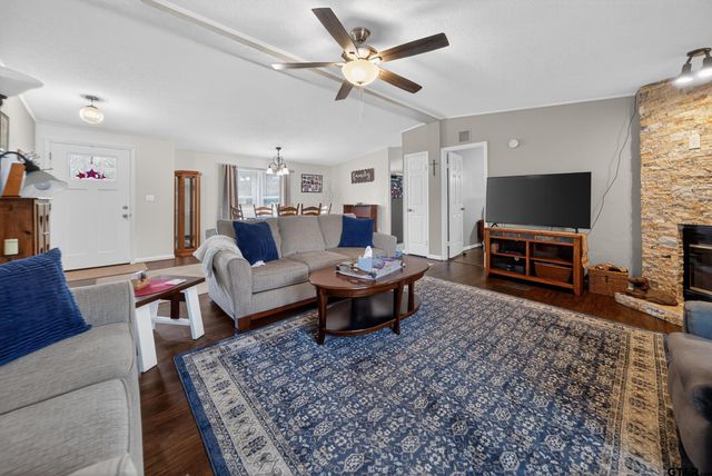 14560 Persimmon Creek Drive, Chandler, TX 75758