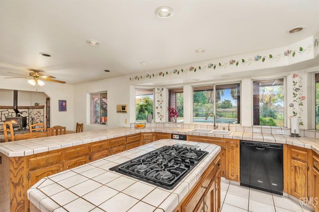 13830 Eberle Road, Bakersfield, CA 93313