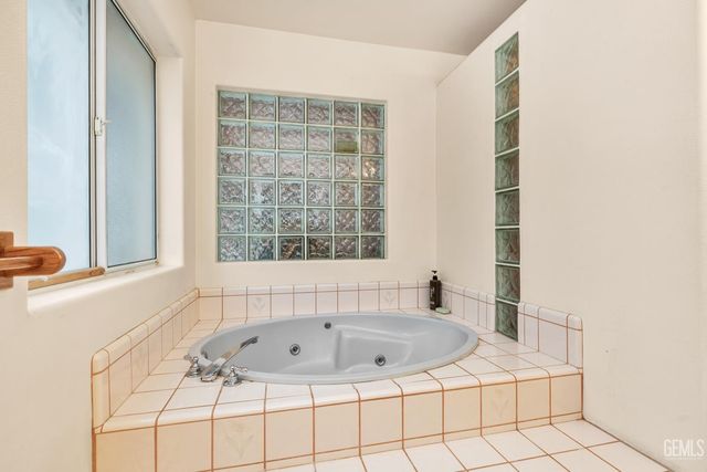 13830 Eberle Road, Bakersfield, CA 93313