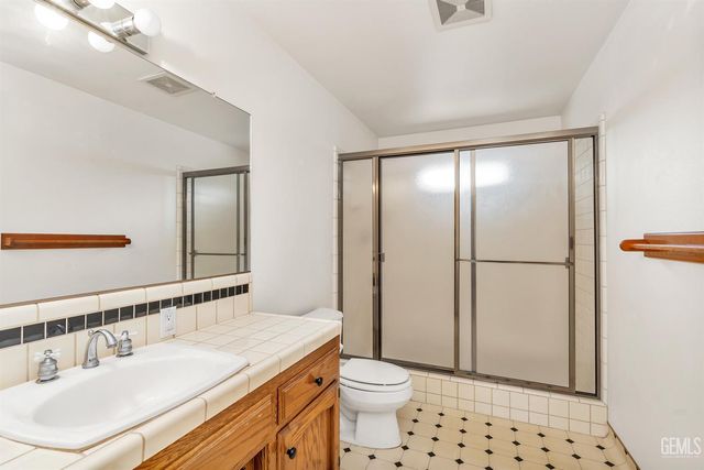 13830 Eberle Road, Bakersfield, CA 93313