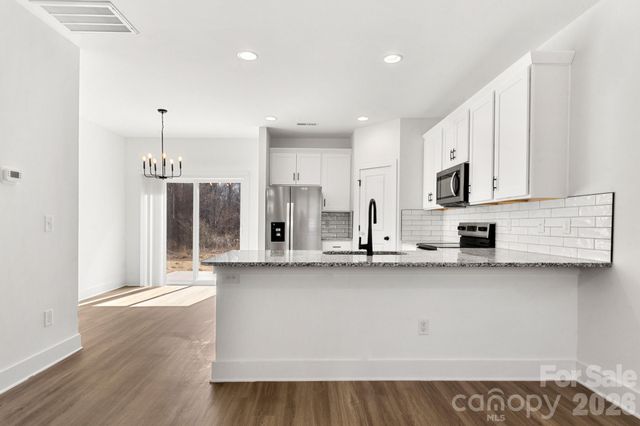 119 Indian Wells Court, Harmony, NC 28634