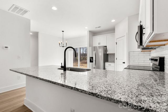 119 Indian Wells Court, Harmony, NC 28634