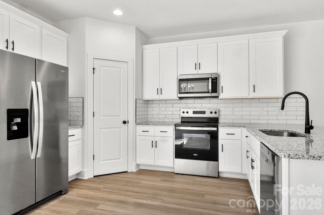 119 Indian Wells Court, Harmony, NC 28634