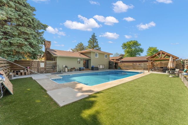 2547 Springhill Drive, Schererville, IN 46375