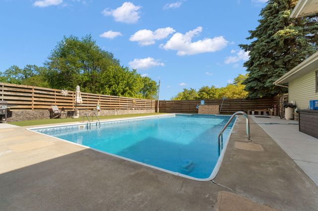 2547 Springhill Drive, Schererville, IN 46375