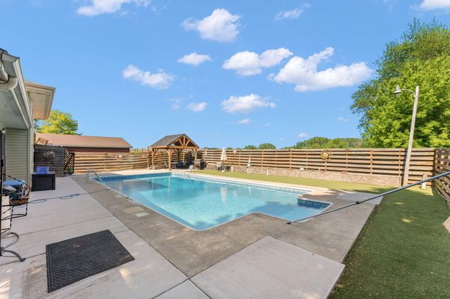 2547 Springhill Drive, Schererville, IN 46375
