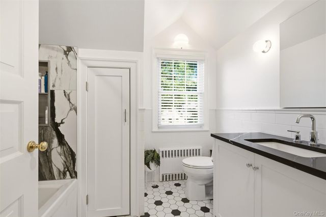 2 Saint Marks Place, Cold Spring Harbor, NY 11724