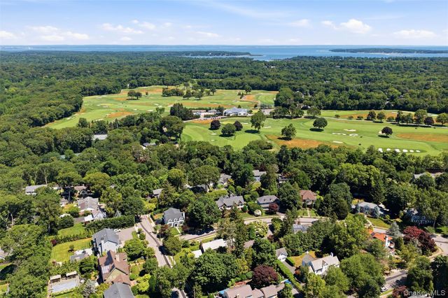 2 Saint Marks Place, Cold Spring Harbor, NY 11724
