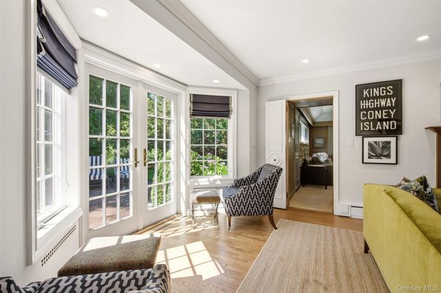2 Saint Marks Place, Cold Spring Harbor, NY 11724