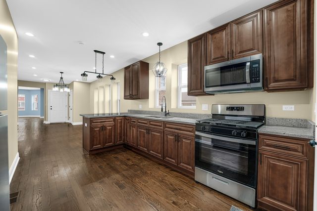 7316 S Rockwell Street 3, Chicago, IL 60629