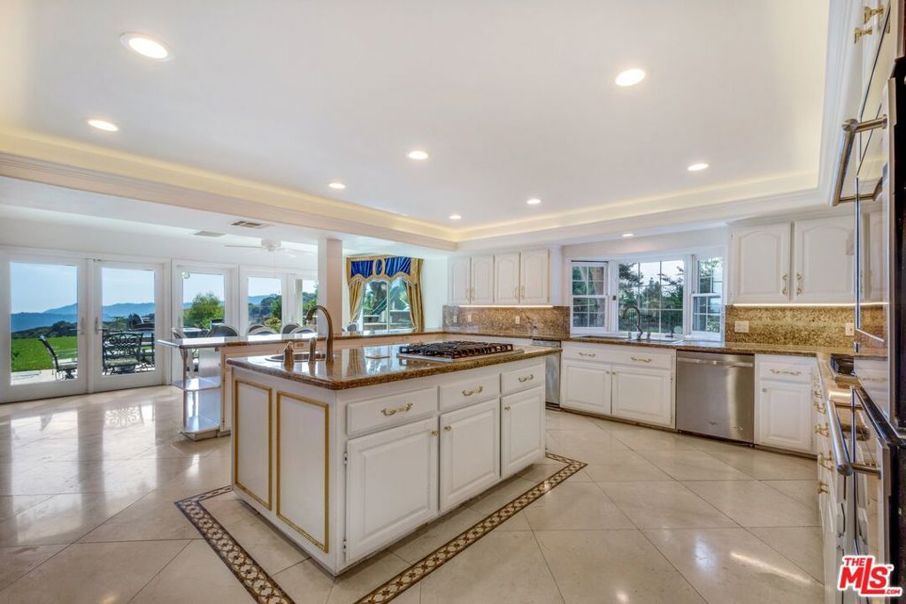 Image 19 of property listing at 21128 Bellini Drive, Topanga, CA 90290