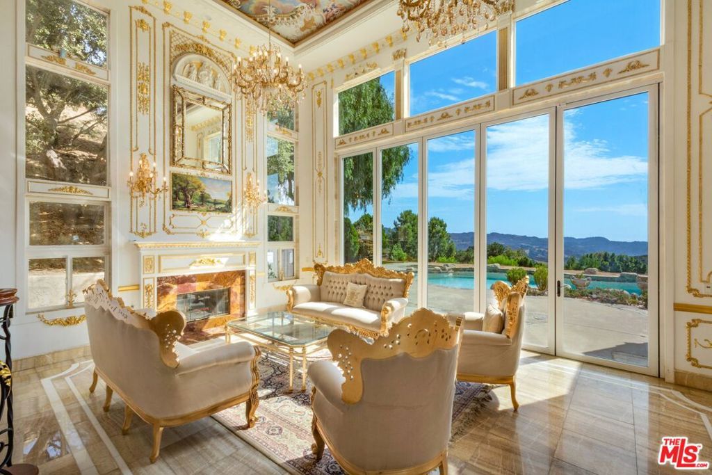 Image 3 of property listing at 21128 Bellini Drive, Topanga, CA 90290