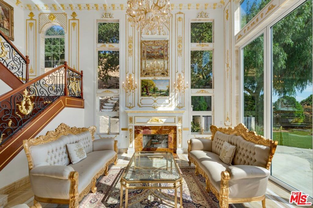 Image 4 of property listing at 21128 Bellini Drive, Topanga, CA 90290