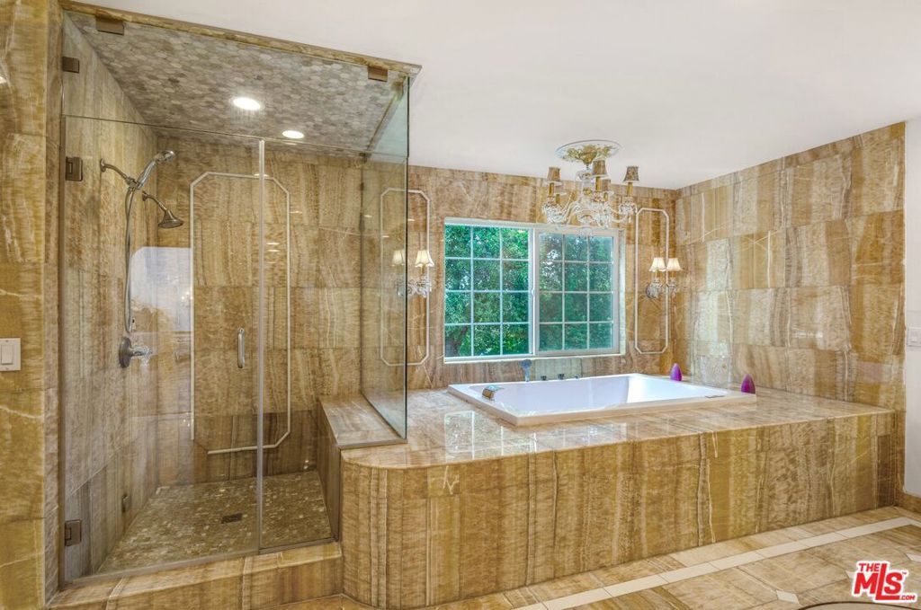 Image 41 of property listing at 21128 Bellini Drive, Topanga, CA 90290