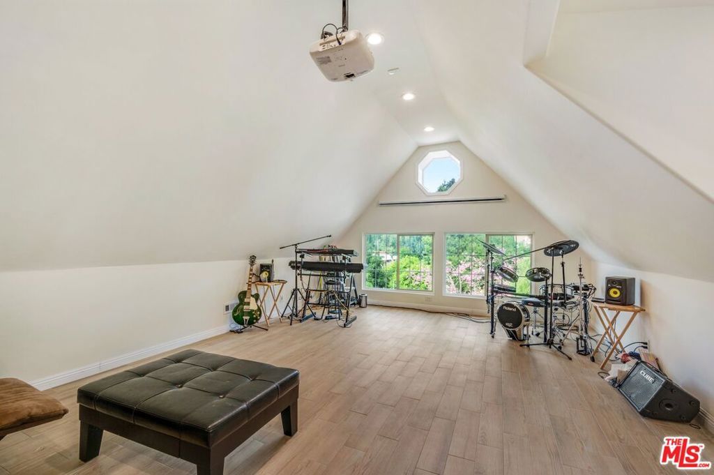 Image 46 of property listing at 21128 Bellini Drive, Topanga, CA 90290