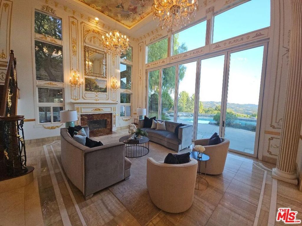 Image 7 of property listing at 21128 Bellini Drive, Topanga, CA 90290