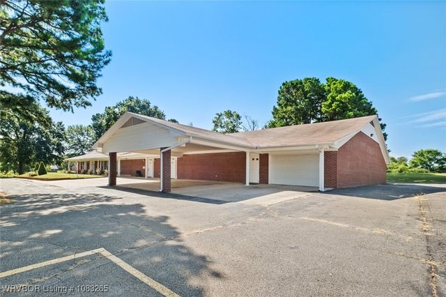 1400 W Locust Street, Stilwell, OK 74960
