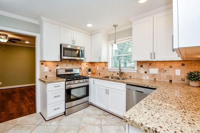 2726 Triway Lane, Houston, TX 77043