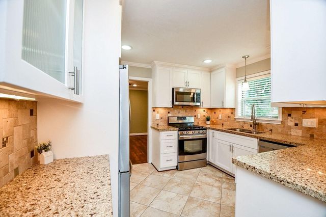 2726 Triway Lane, Houston, TX 77043