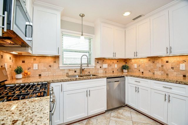2726 Triway Lane, Houston, TX 77043