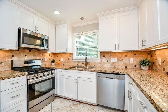 2726 Triway Lane, Houston, TX 77043