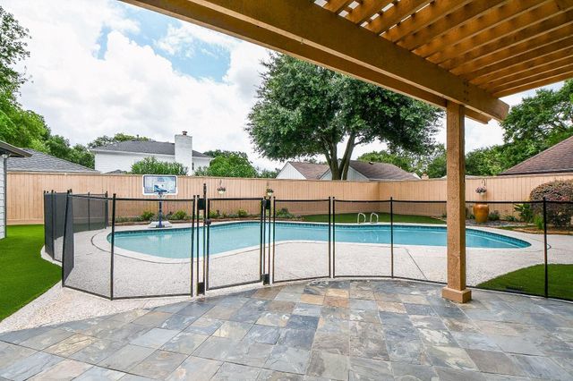 2726 Triway Lane, Houston, TX 77043