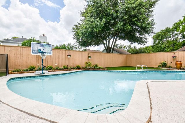 2726 Triway Lane, Houston, TX 77043