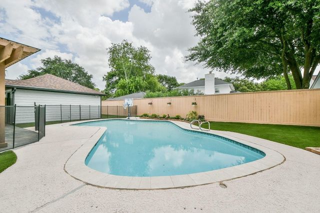 2726 Triway Lane, Houston, TX 77043