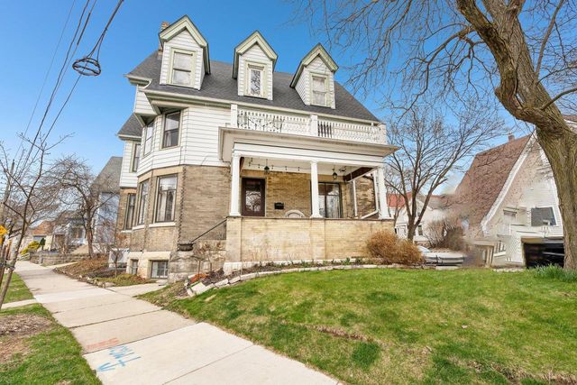 1900 N Cambridge AVENUE, Milwaukee, WI 53202