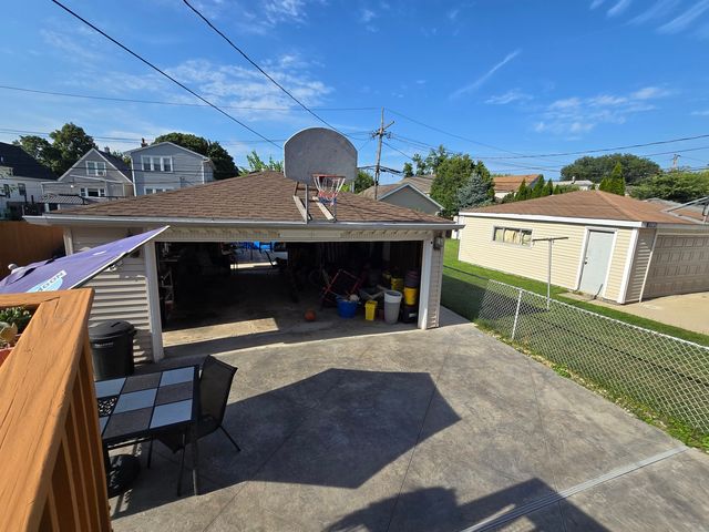 6134 W Leland Avenue, Chicago, IL 60630