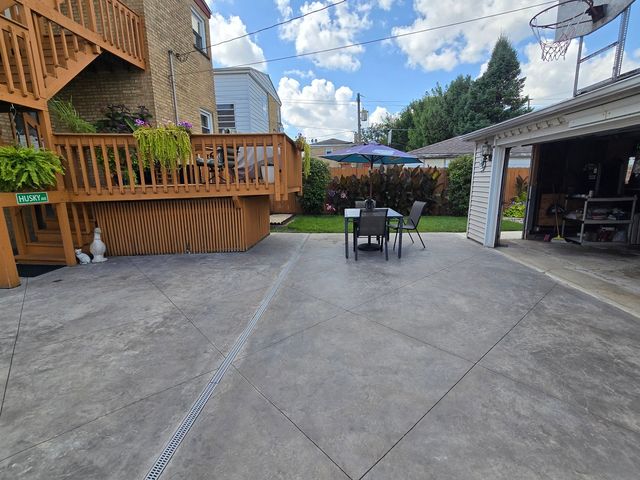 6134 W Leland Avenue, Chicago, IL 60630