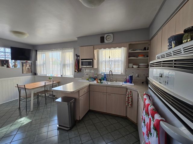 6134 W Leland Avenue, Chicago, IL 60630