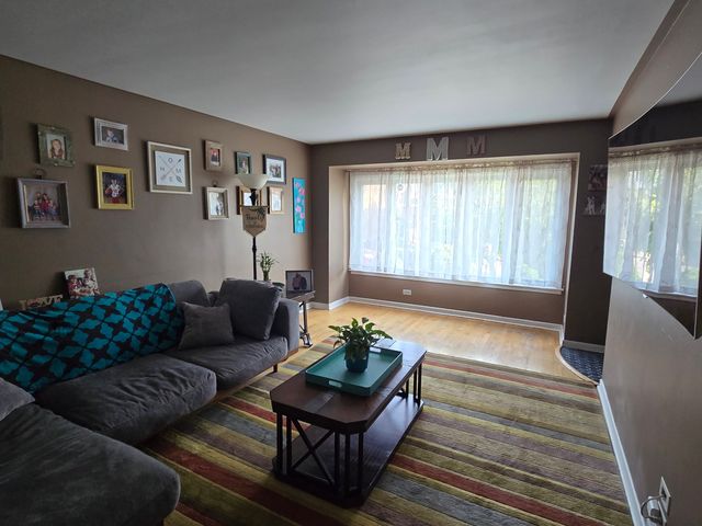 6134 W Leland Avenue, Chicago, IL 60630
