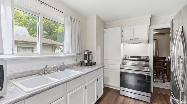 1155 Nuttman Avenue, Fort Wayne, IN 46807
