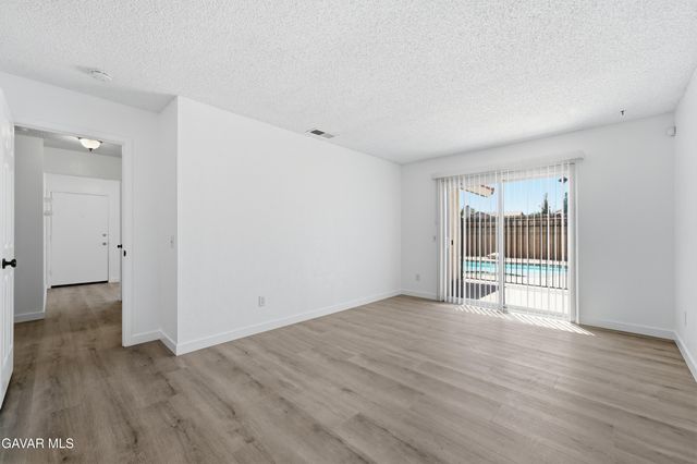 37129 Calle Amigo, Palmdale, CA 93550