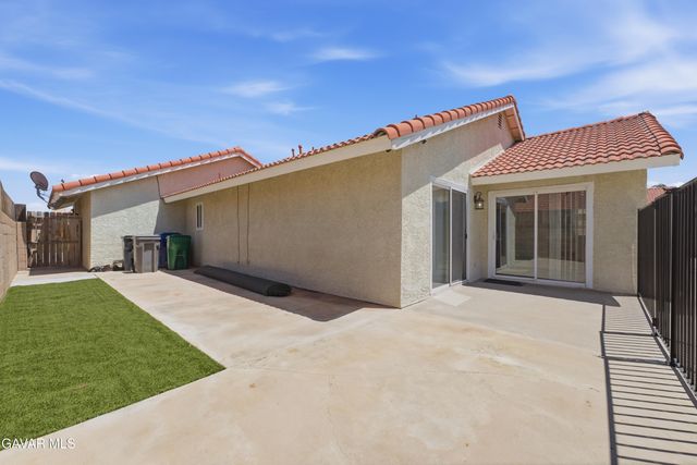 37129 Calle Amigo, Palmdale, CA 93550