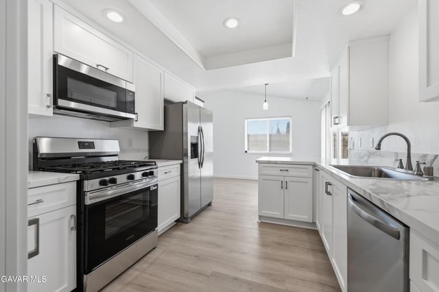 37129 Calle Amigo, Palmdale, CA 93550