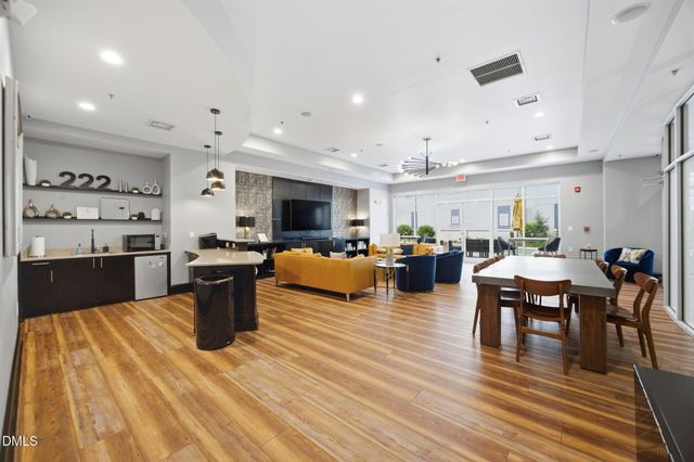 222 Glenwood Avenue 423, Raleigh, NC 27603