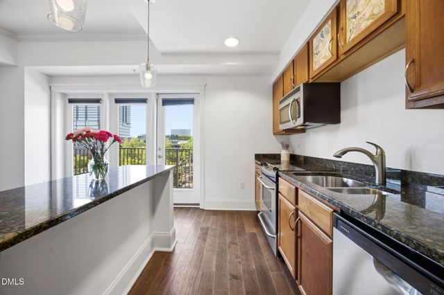 222 Glenwood Avenue 423, Raleigh, NC 27603