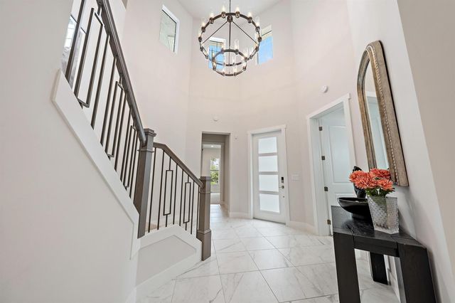 9338 Crestview Circle, Palm Beach Gardens, FL 33412