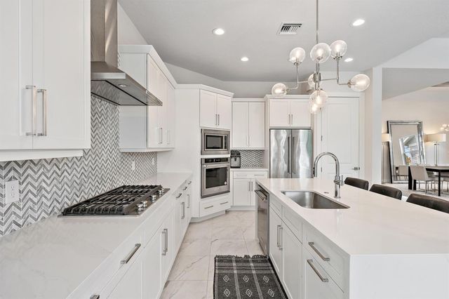 9338 Crestview Circle, Palm Beach Gardens, FL 33412