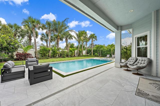 9338 Crestview Circle, Palm Beach Gardens, FL 33412