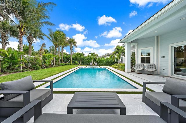 9338 Crestview Circle, Palm Beach Gardens, FL 33412