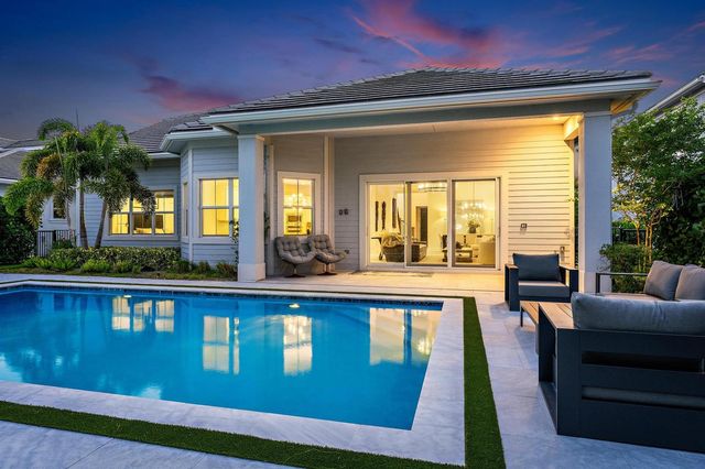9338 Crestview Circle, Palm Beach Gardens, FL 33412