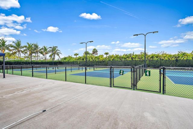 9338 Crestview Circle, Palm Beach Gardens, FL 33412