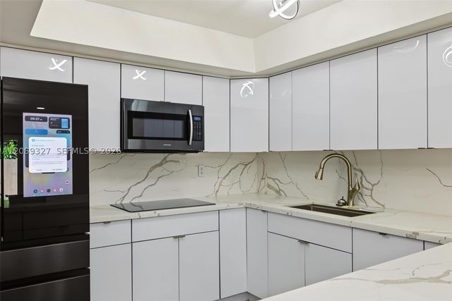 6905 W 2nd Way, Hialeah, FL 33014