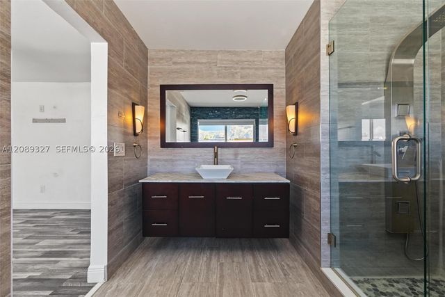 6905 W 2nd Way, Hialeah, FL 33014