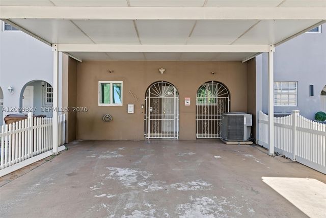 6905 W 2nd Way, Hialeah, FL 33014