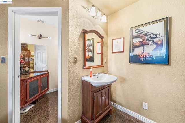 2342 Palm Ave, Livermore, CA 94550