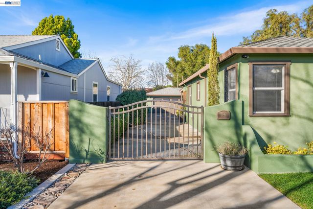 2342 Palm Ave, Livermore, CA 94550